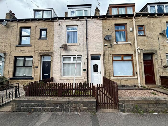 3 Bedroom Terraced House To Rent In Melford Street, Bradford, BD4