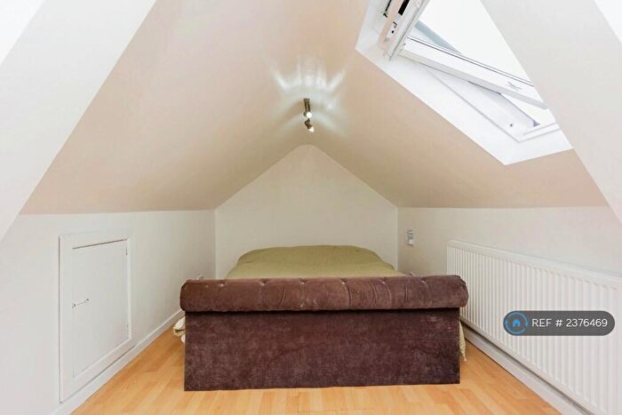 2 Bedroom End Of Terrace House To Rent In Toft Way, Cheshire, SK9