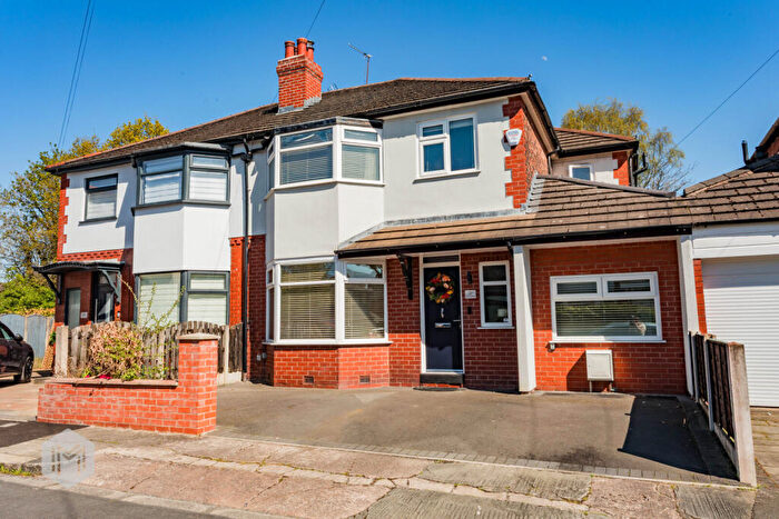 4 Bedroom Semi-Detached House For Sale In Warren Drive, Swinton, Manchester, M27