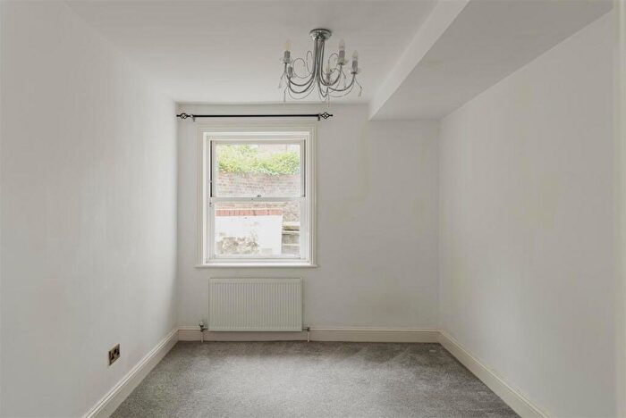 4 Bedroom House To Rent In Wray Park Road, Reigate, RH2