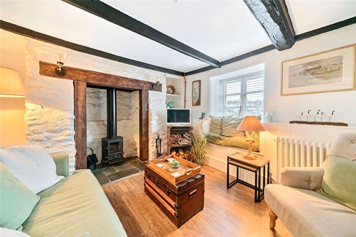 2 Bedroom Cottage For Sale In Yonder Street, Hooe Lake, PL9