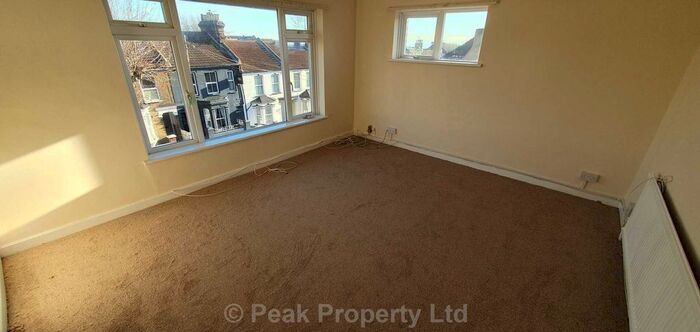 3 Bedroom Flat To Rent In Pleasant Court Pleasant Road, Southend-On-Sea, SS1