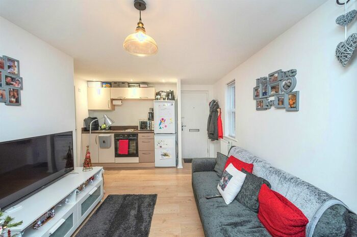 1 Bedroom Flat For Sale In Clos Cwm Golau, Merthyr Tydfil CF47
