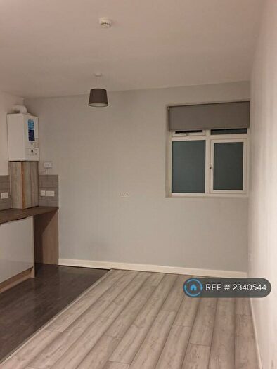 2 Bedroom Flat To Rent In Bordesley Green East, Stechford, Birmingham, B33