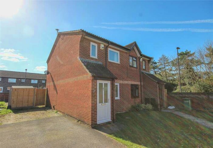 2 Bedroom Property To Rent In Hawthorn Close, Patchway, Bristol BS34