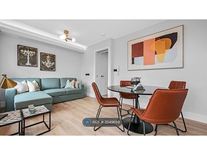 3 Bedroom Flat To Rent In Islington Park Street, London, N1