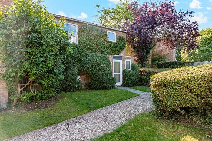 4 Bedroom End Of Terrace House For Sale In Caling Croft, New Ash Green, DA3