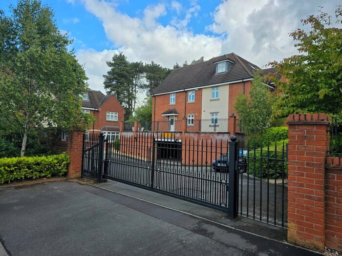 2 Bedroom Flat To Rent In Tamworth Road, Sutton Coldfield, B75