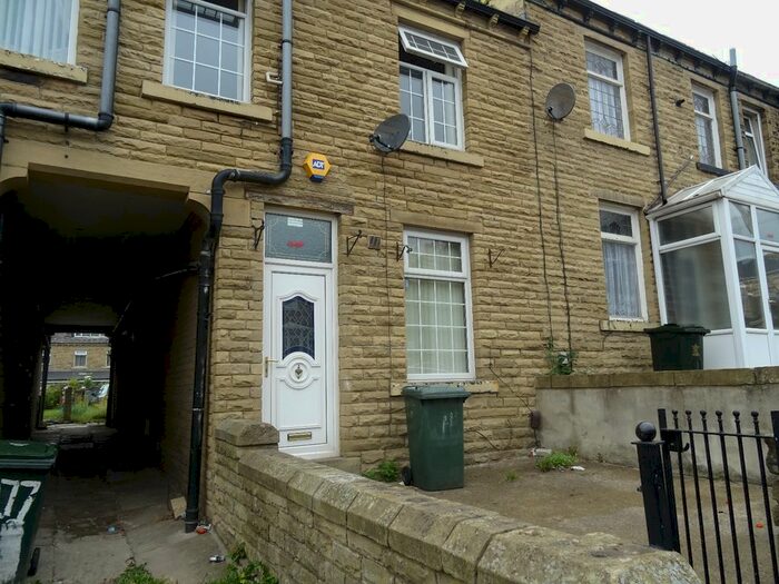 2 Bedroom Terraced House To Rent In Girlington Road, Bradford, West Yorkshire, BD8