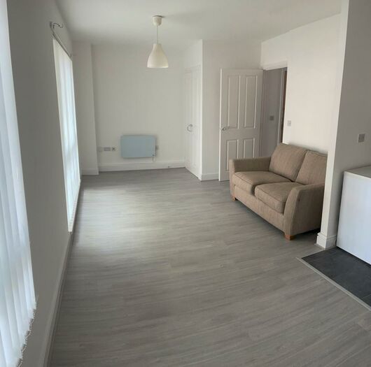 2 Bedroom Flat To Rent In Chapel Gardens, Liverpool, L5