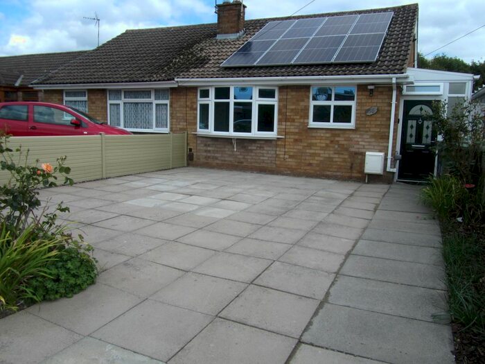 2 Bedroom Semi-Detached Bungalow To Rent In Chamberlaine Street, Bedworth, CV12