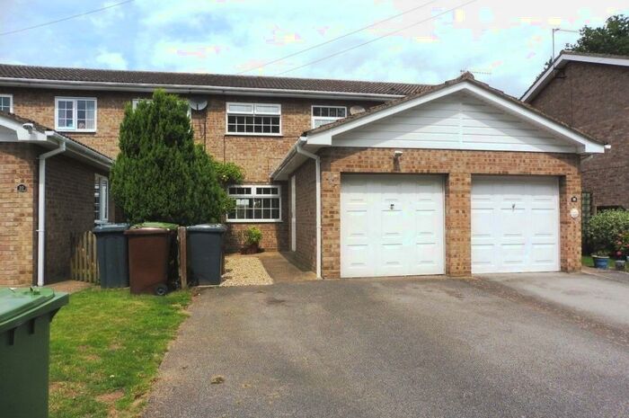3 Bedroom Terraced House To Rent In Rochester Drive, Lincoln, LN6