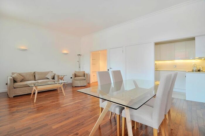 2 Bedroom Flat To Rent In Bramham Gardens, Earls Court, London, SW5