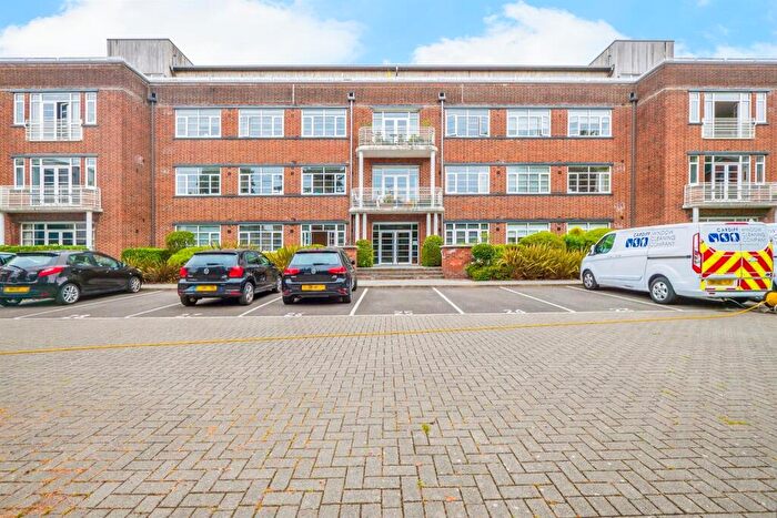 1 Bedroom Apartment For Sale In Romilly Crescent, Cardiff, CF11