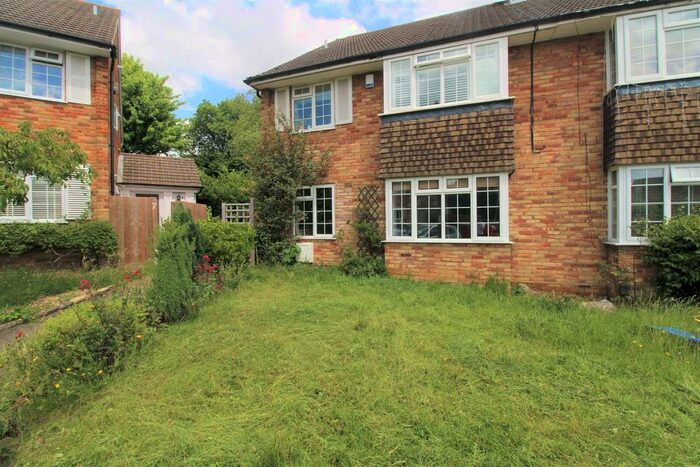 2 Bedroom Ground Maisonette To Rent In Faringford Close, Potters Bar, EN6