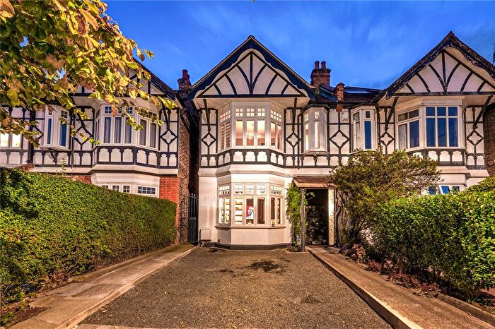 5 Bedroom Semi Detached House To Rent In Loveday Road, London, United Kingdom, W13