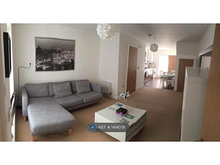 3 Bedroom Terraced House To Rent In Cooke Place, Salford, M5