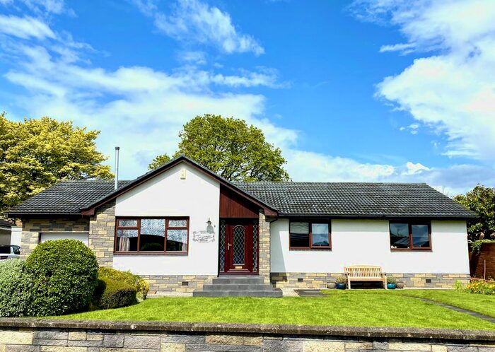 4 Bedroom Bungalow To Rent In Rosshall Place, Renfrew, PA4