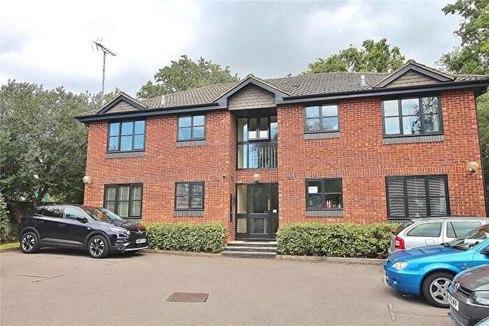 1 Bedroom Flat To Rent In Knaphill, Woking, GU21