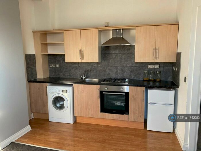 2 Bedroom Flat To Rent In Azalea Terrace North, Sunderland, SR2