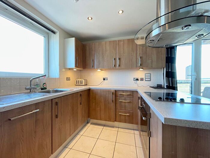 2 Bedroom Flat To Rent In Stepney Court -, P14