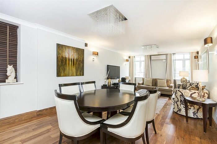 3 Bedroom Flat To Rent In Barrie House, Lancaster Gate, Hyde Park, W2