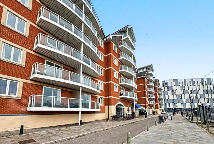 2 Bedroom Apartment For Sale In Neptune Square, Ipswich, Suffolk, IP4