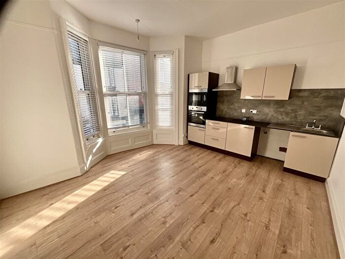 Studio To Rent In Eastborough, Scarborough, YO11