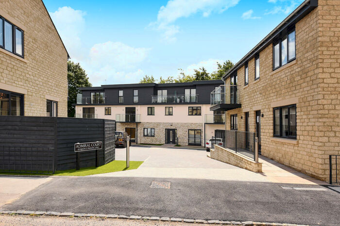 2 Bedroom Apartment To Rent In Admiral Court, Witney, OX28