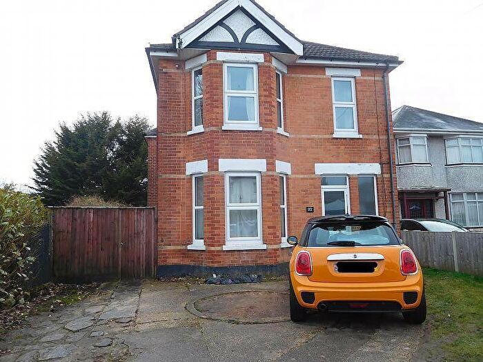 6 Bedroom House To Rent In Bedroom Detached House In Winton, BH9