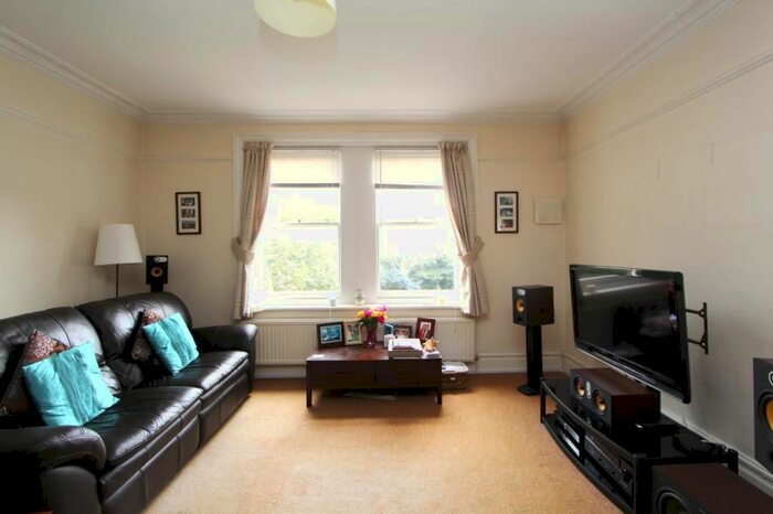 2 Bedroom Flat To Rent In Gunnersbury Avenue, Ealing, London, W5