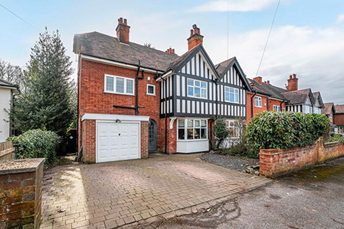 5 Bedroom Semi Detached House For Sale In Villiers Road, Woodthorpe, NG5