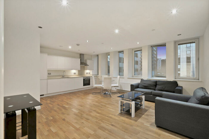 2 Bedroom Flat To Rent In Emerald House, Lansdowne Road, CR0