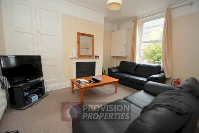 5 Bedroom Terraced House To Rent In Delph Mount, Woodhouse, Leeds, LS6