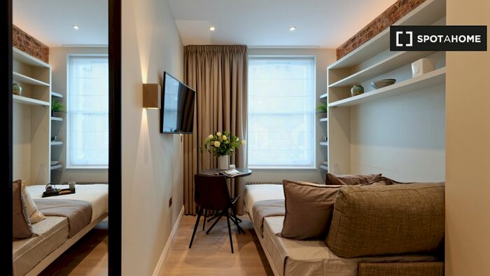 Studio To Rent In Hanover House, SW7