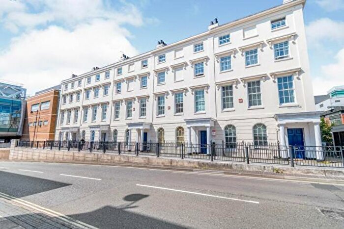 3 Bedroom Flat To Rent In Portland Terrace, Central Southampton, SO14