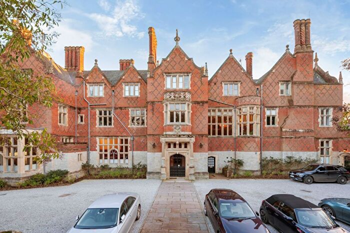 2 Bedroom Flat For Sale In Goldings Hall, Waterford, Hertford, SG14