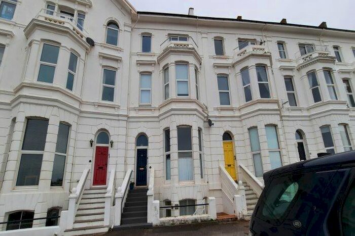 2 Bedroom Flat To Rent In Morton Crescent, Exmouth, EX8