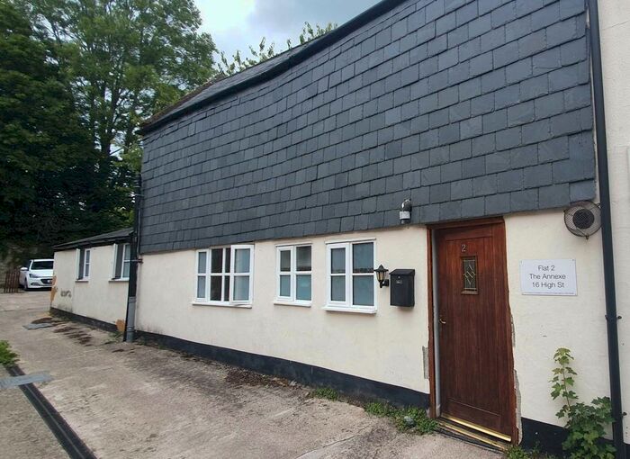 1 Bedroom Flat To Rent In High Street, Chard, TA20