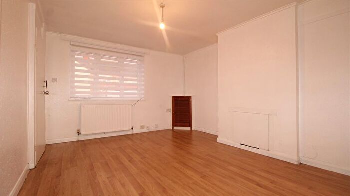1 Bedroom Maisonette To Rent In Gough Road, Enfield, EN1