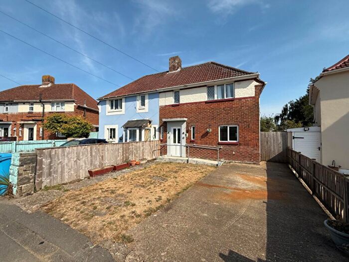 2 Bedroom Semi Detached House For Sale In White Horse Drive, Oakdale, Poole, BH15