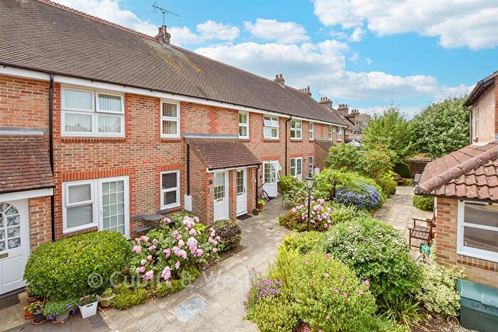 2 Bedroom Flat For Sale In Melbourne Road, Chichester, West Sussex, PO19