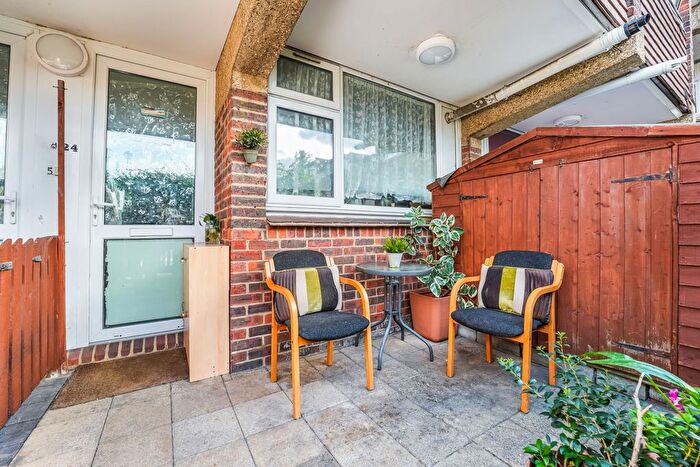 2 Bedroom Maisonette For Sale In Church Road, London, NW10