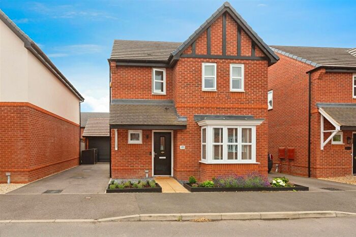 3 Bedroom Property For Sale In Beethoven Drive, Aylesbury, HP21