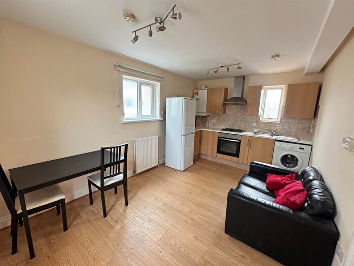 1 Bedroom Flat To Rent In Kenton Road, Kenton, HA3
