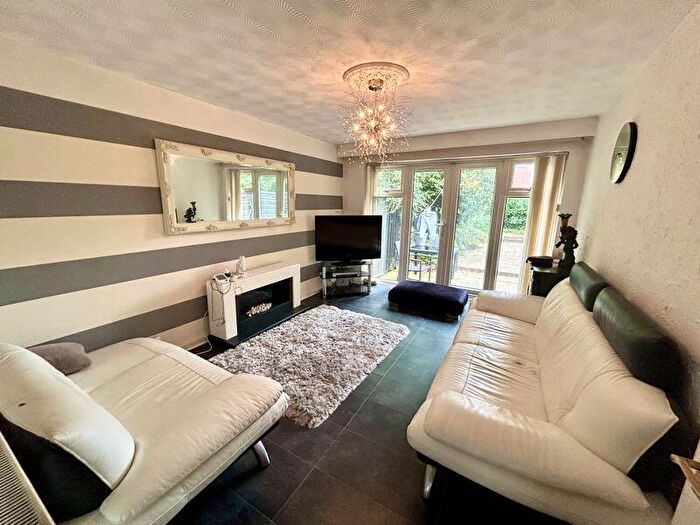 3 Bedroom Terraced House To Rent In Chomlea Manor Claremont Road, Salford, M6