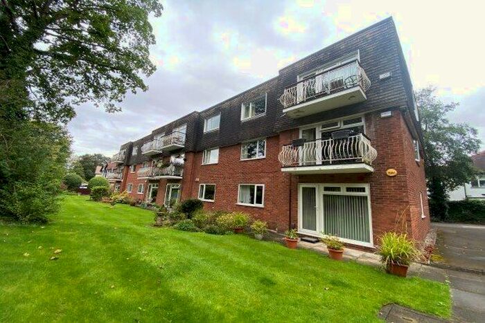 2 Bedroom Flat To Rent In Maple Road West, Wythenshawe, Manchester, M23