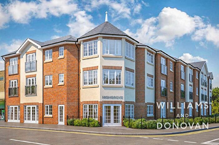 2 Bedroom Flat For Sale In High Road, South Benfleet, SS7