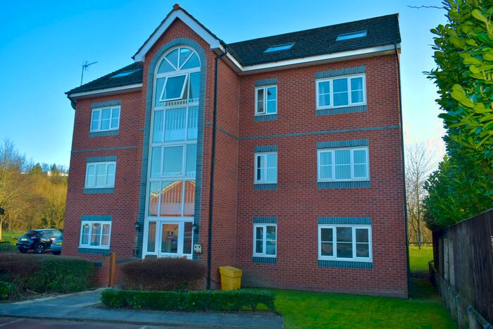 2 Bedroom Flat To Rent In Newby Close, Bury, BL9