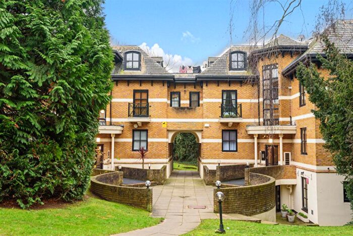 2 Bedroom Flat To Rent In Highlawn Hall, Sudbury Hill, Harrow On The Hill, HA1